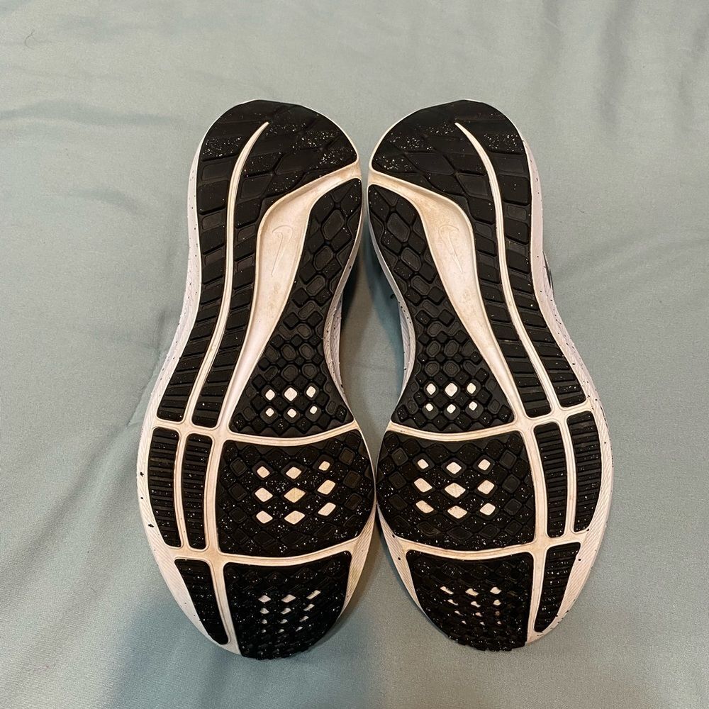 Nike Air Zoom Pegasus 40 Women Size 5 - Picture 8 of 9